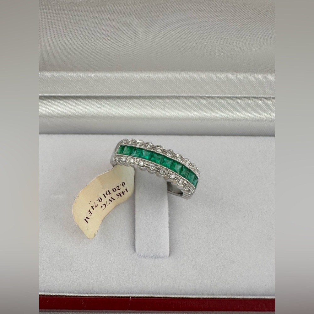 14K White Gold Emerald & Diamond Band Ring